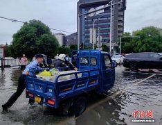 降雨强度超历史极值 湖北荆州发布“五停